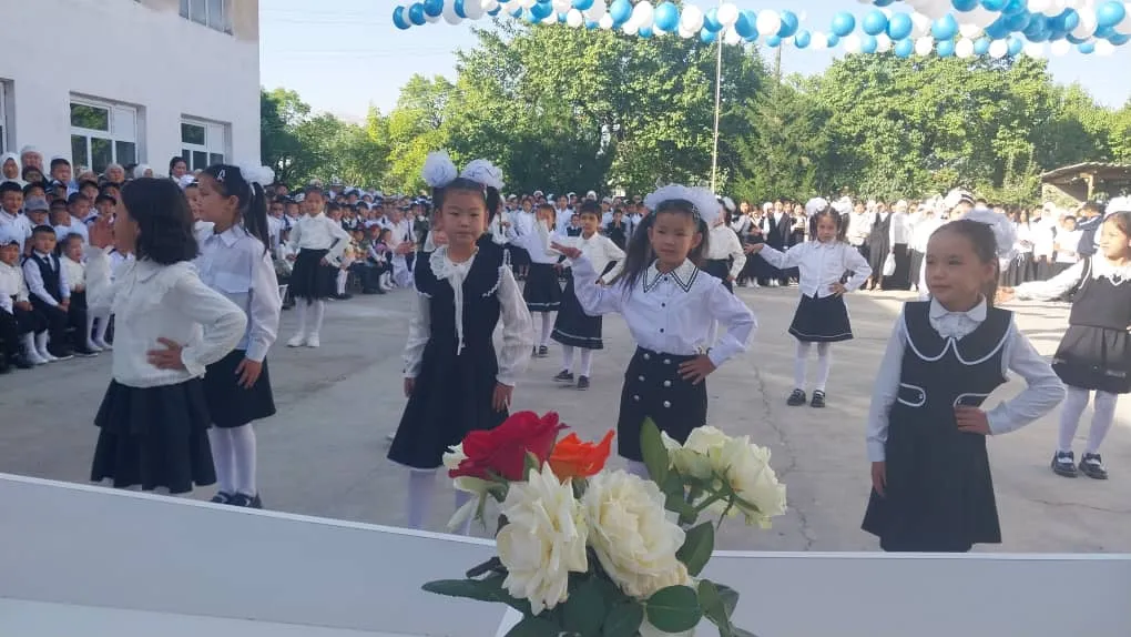 1-Сентябрь — Билим күнү Самаркандек айыл өкмөтүнүн аймагындагы мектептерде салтанаттуу белгиленди
